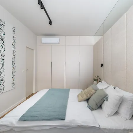 Smolensk By Tyzenhauz شقة